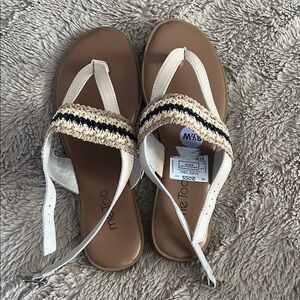 Me Too Women's Tan and Black Sandals
